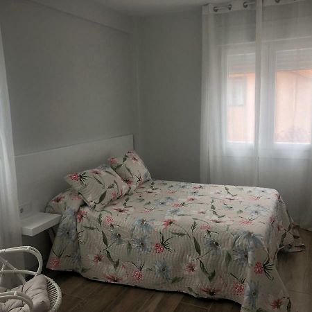 1º - Alojamiento En Pueblo Marinero Nigran Luaran gambar